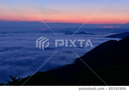 野坂川村的雲海 80592906