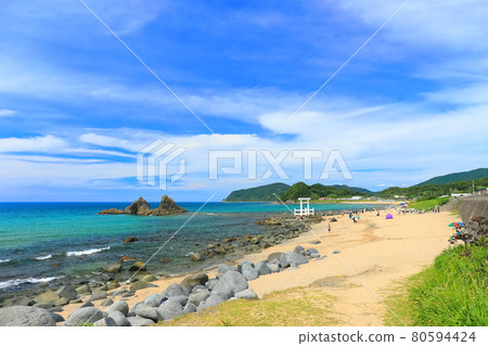 [Fukuoka Prefecture] Sakurai Futamigaura Meotoiwa in fine weather 80594424
