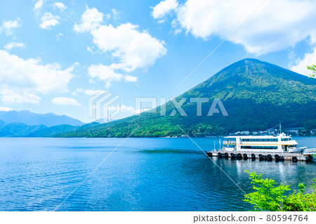 Scenery of Lake Chuzenji 80594764