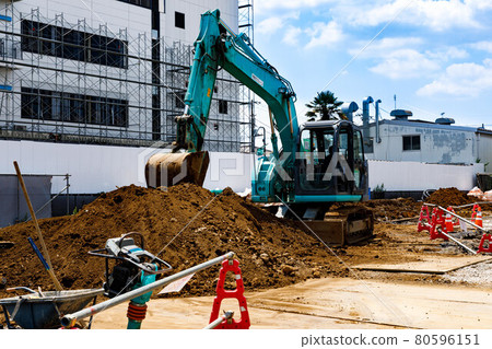 工地重型設備電鏟 工地重型設備電鏟 80596151