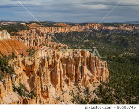 Beautiful sunny view of the Rainbow point of Bryce Canyon National Park Beautiful sunny view of the Rainbow point of Bryce Canyon National Park 80596749