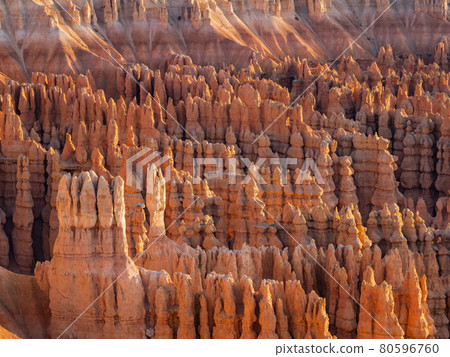 Beautiful sunrise of the Inspiration Point of Bryce Canyon National Park 80596760