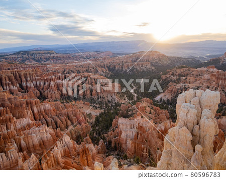 Beautiful sunrise of the Inspiration Point of Bryce Canyon National Park Beautiful sunrise of the Inspiration Point of Bryce Canyon National Park 80596783