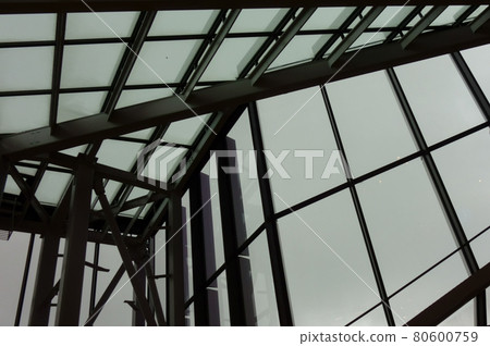 在不久的將來複雜的光束模式,多個未來派的垂直和水平空間 在不久的將來複雜的光束模式,多個未來派的垂直和水平空間 80600759