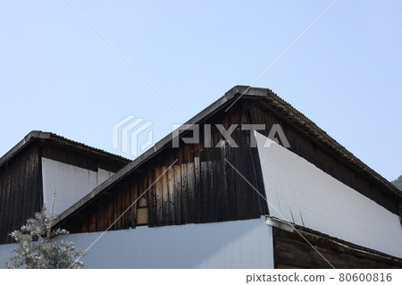 Japan's old and very beautiful building 80600816