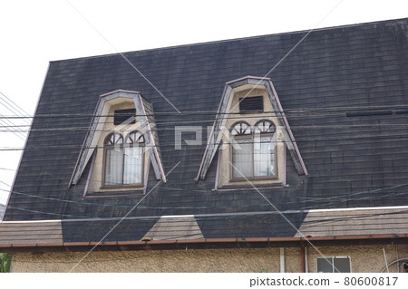 Japan's old and very beautiful building 80600817