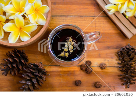 雞蛋花、茶和松果 雞蛋花、茶和松果 80601030