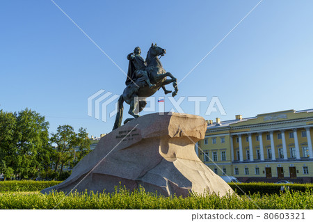 Sculpture of Emperor Peter the Great - Bronze Horseman in St. Petersburg 80603321