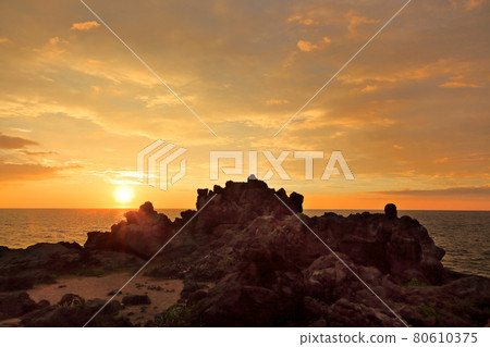 Sunset and Juroku Rakaniwa 80610375