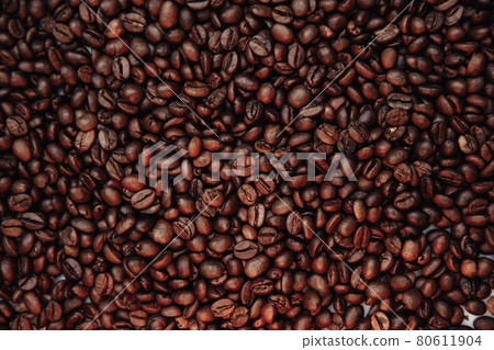 Mixture of different kinds of roasted coffee beans Mixture of different kinds of roasted coffee beans 80611904