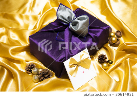 Holiday gift wrapping Holiday gift wrapping 80614951