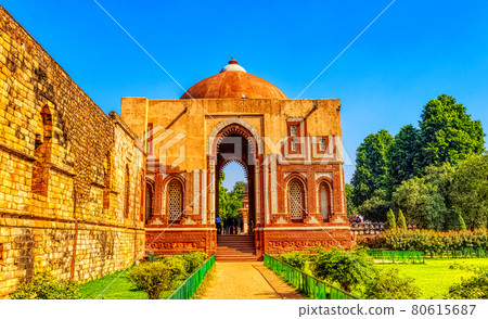 Alai Gate, the entrance to the Quwwat-Ul-Islam Mosque at Qutub Minar complex in New Delhi, India 80615687