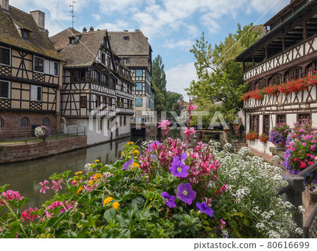 Strasbourg, petite France 80616699
