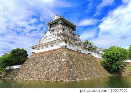 [福岡縣] 晴天下的小倉城天守閣 80617991