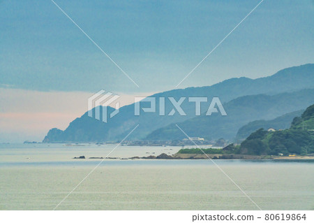 從新潟縣村上市瀨波溫泉一側看到的笹川流 從新潟縣村上市瀨波溫泉一側看到的笹川流 80619864