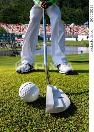 Man playing golf during tournament 80620052
