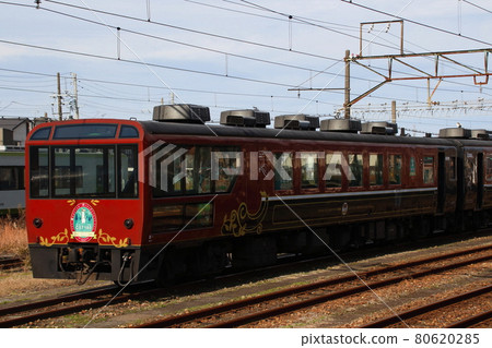 Ban-Etsusai Line: Passenger car for SL Banetsu Monogatari 80620285