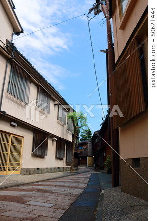 Kanazawa cityscape cobblestone summer landscape 80621443