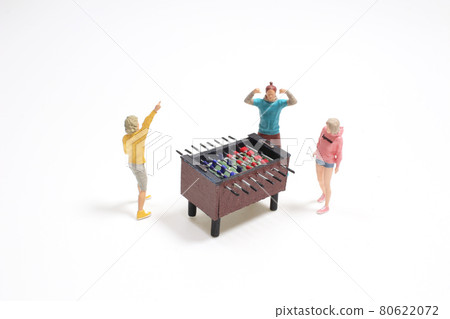 a mini figure play the Football Game 80622072