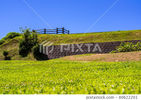 藍天小山 80622201