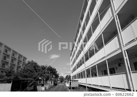 Closed Complex 80622662