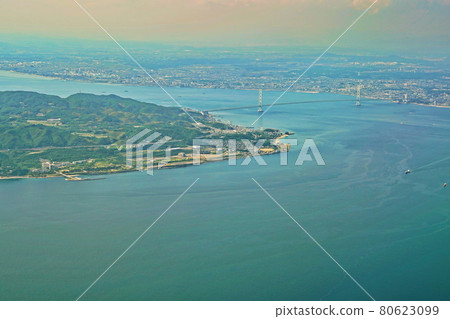 Akashi Kaikyo Bridge taken from an airplane Akashi Kaikyo Bridge taken from an airplane 80623099