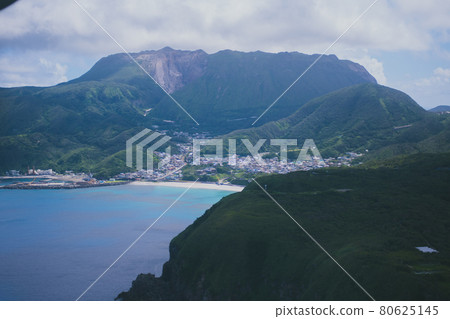 Kozushima seen from an airplane Kozushima seen from an airplane 80625145