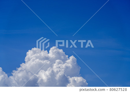 夏天的天空藍天白雲 夏天的天空藍天白雲 80627528