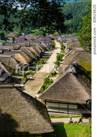 Ouchi-juku, a post town made of thatched roofs from the Edo period in Ouchi, Minamiaizu-gun, Fukushima Prefecture Ouchi-juku, a post town made of thatched roofs from the Edo period in Ouchi, Minamiaizu-gun, Fukushima Prefecture 80628620