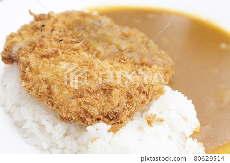 Delicious chicken cutlet curry 80629514