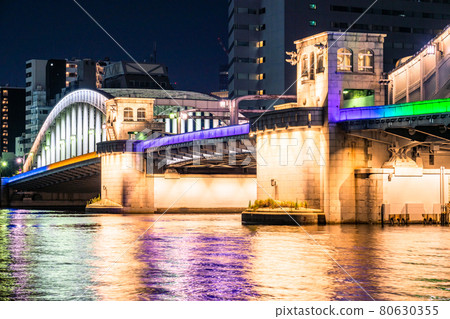 《東京》東京灣區勝渡橋夜景 80630355