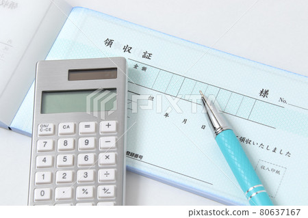 Office supplies, receipts, calculators, calculators, ballpoint pens, stationery, stationery, management, pens, business, work, accounting, office work 80637167