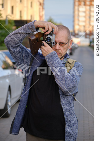 old style photographer old style photographer 80642332