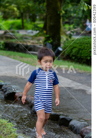 One piece of summer vacation One piece of summer vacation 80642399