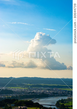 Summer clouds, taiga and town (view from Takusan Pocket Park, Yamamotoyama, Ojiya City, Niigata Prefecture) Summer clouds, taiga and town (view from Takusan Pocket Park, Yamamotoyama, Ojiya City, Niigata Prefecture) 80644739