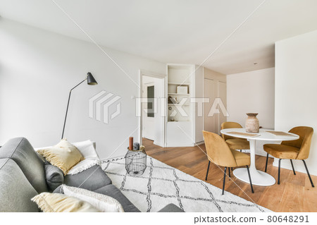 Modern furniture in a bright living room 80648291