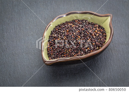 gluten free black quinoa grain 80650050