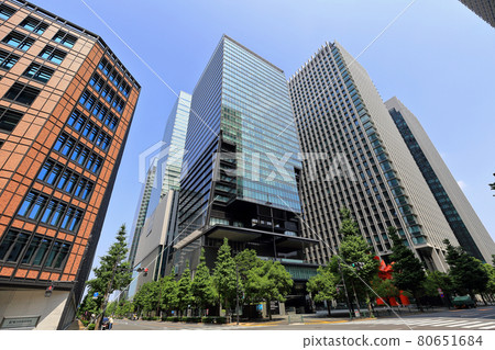 東京大手町街景 東京產經大廈和大手町大廈 東京大手町街景 東京產經大廈和大手町大廈 80651684