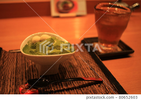 在東茶屋區休息一下 在東茶屋區休息一下 80652603
