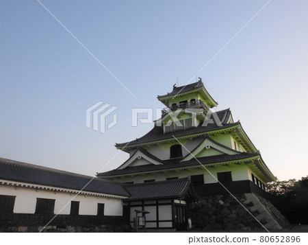 Nagahama Castle and dusk Nagahama Castle and dusk 80652896