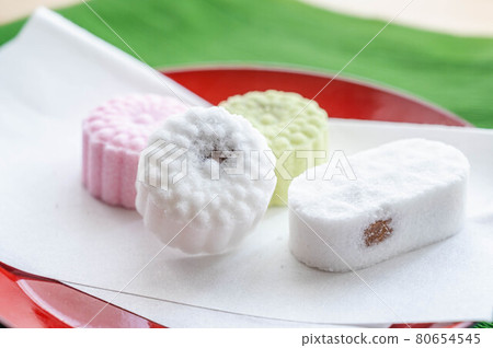 Thousands of sweets 80654545