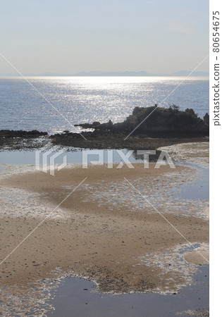 The so-called "Kamonokoshi Coast" (Benteniwa) where Taro Urashima helped the turtle The so-called "Kamonokoshi Coast" (Benteniwa) where Taro Urashima helped the turtle 80654675