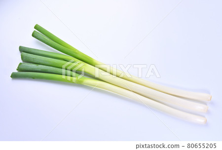 Three vegetable white onions. 80655205
