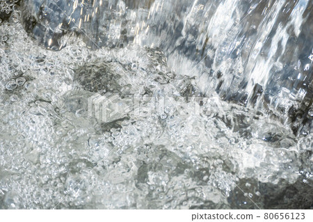 Water flow and water bubbles 80656123