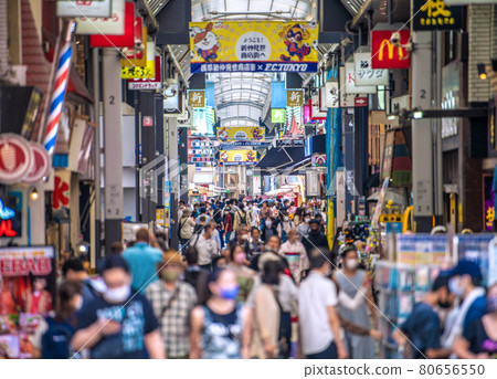 Tokyo cityscape of Japan Over 4,000 ... Dreadful Tokyo 4058 people. Olympic "madness" line, new Nakamise is a huge explosion of people = July 31 Tokyo cityscape of Japan Over 4,000 ... Dreadful Tokyo 4058 people. Olympic "madness" line, new Nakamise is a huge explosion of people = July 31 80656550