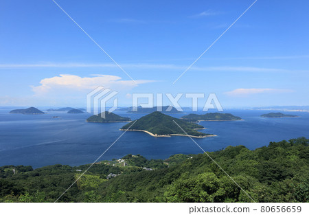 從山內市莊內半島的Shimoide山看到的Bisan Seto，Kashiwajima等 80656659