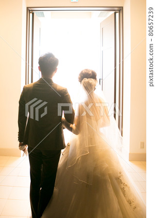 Entrance scene image material with father at wedding hall Virgin Road 80657239