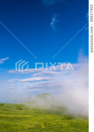 藍天白雲阿蘇五嶽風景 藍天白雲阿蘇五嶽風景 80657405