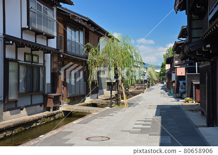 瀨戶川和白壁土藏街（岐阜縣飛驒市） 80658906