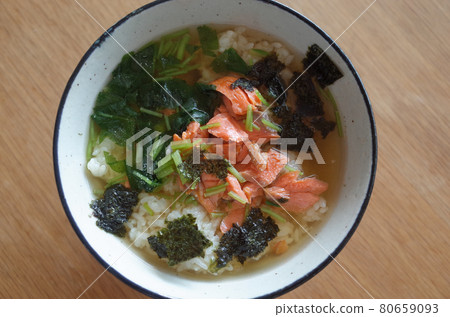 三文魚糙米茶 80659093